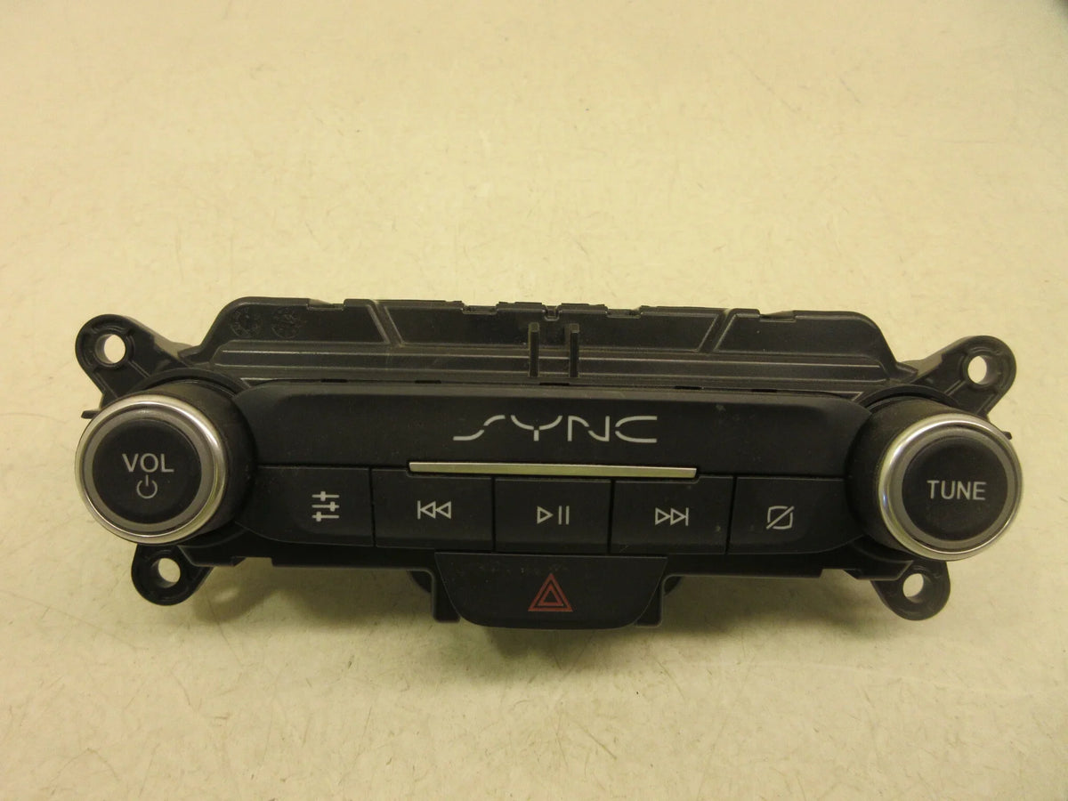 20 Control Transit Pre-Owned 19 6.5" Connect Audio 21 LKQ Ford Radio (Good) OEM Panel Screen