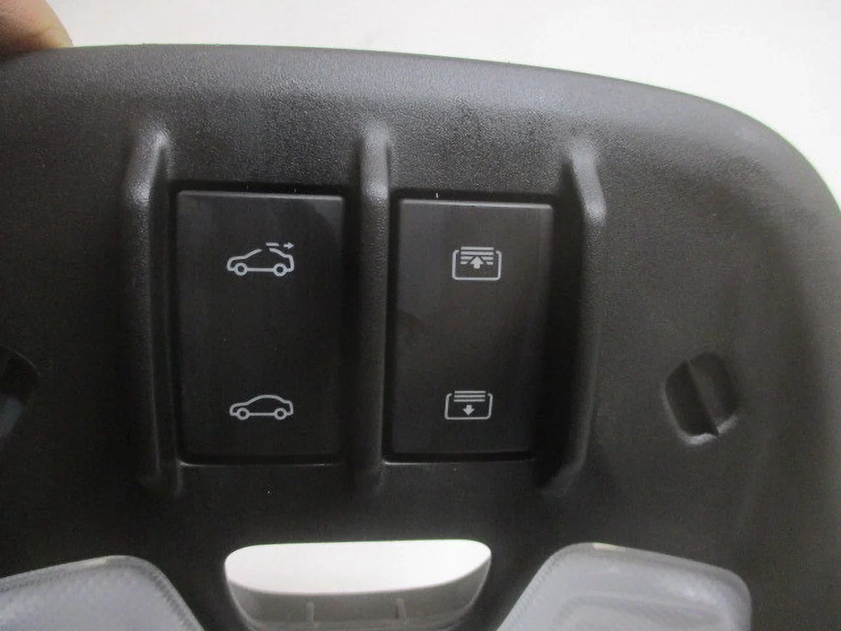 Roof Console LKQ 22 Pre-Owned Overhead Chevrolet (Good) 21 Sunroof & Trailblazer w/Onstar OEM