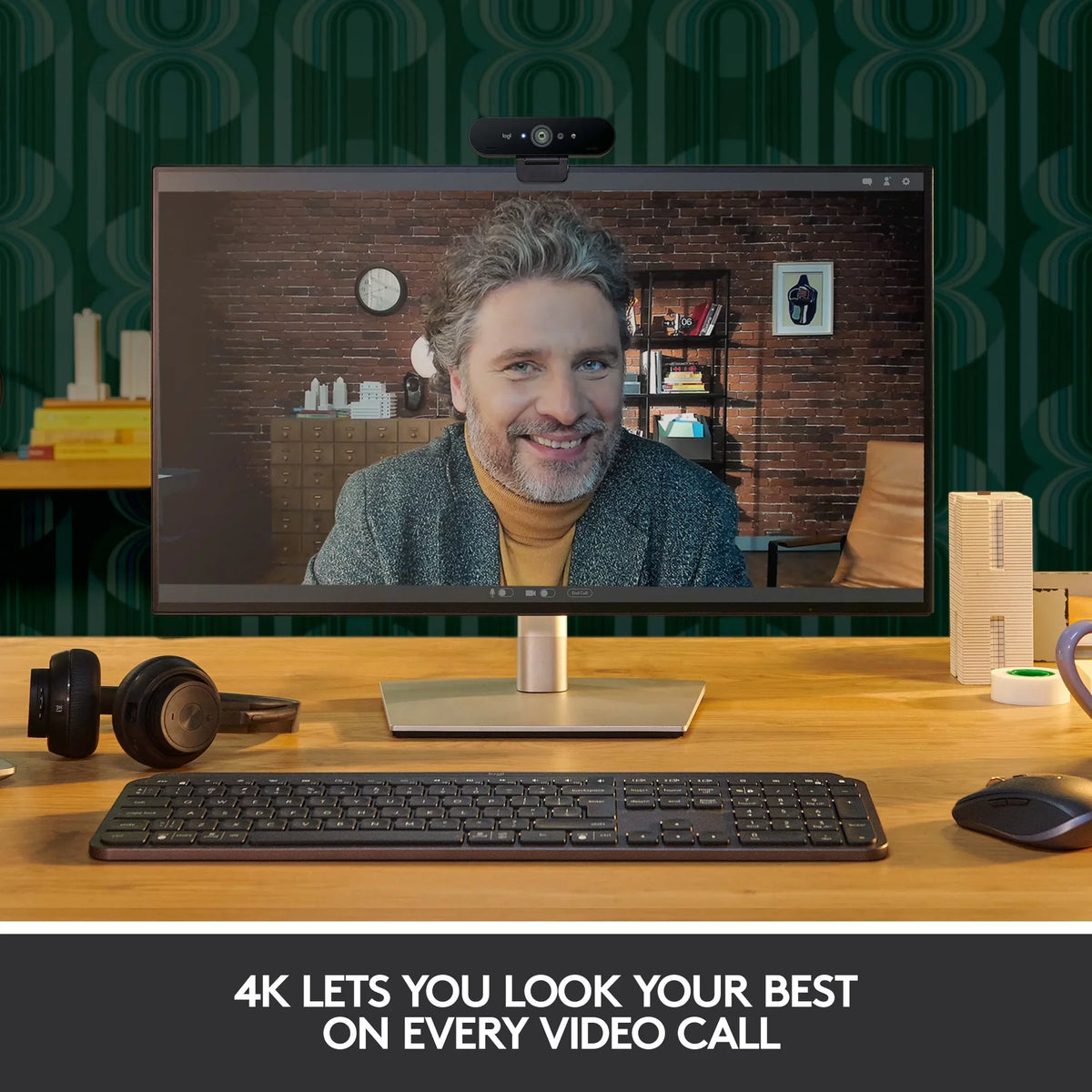 Logitech Noise-Canceling Webcam with and Pro 4K HDR Black Mics,
