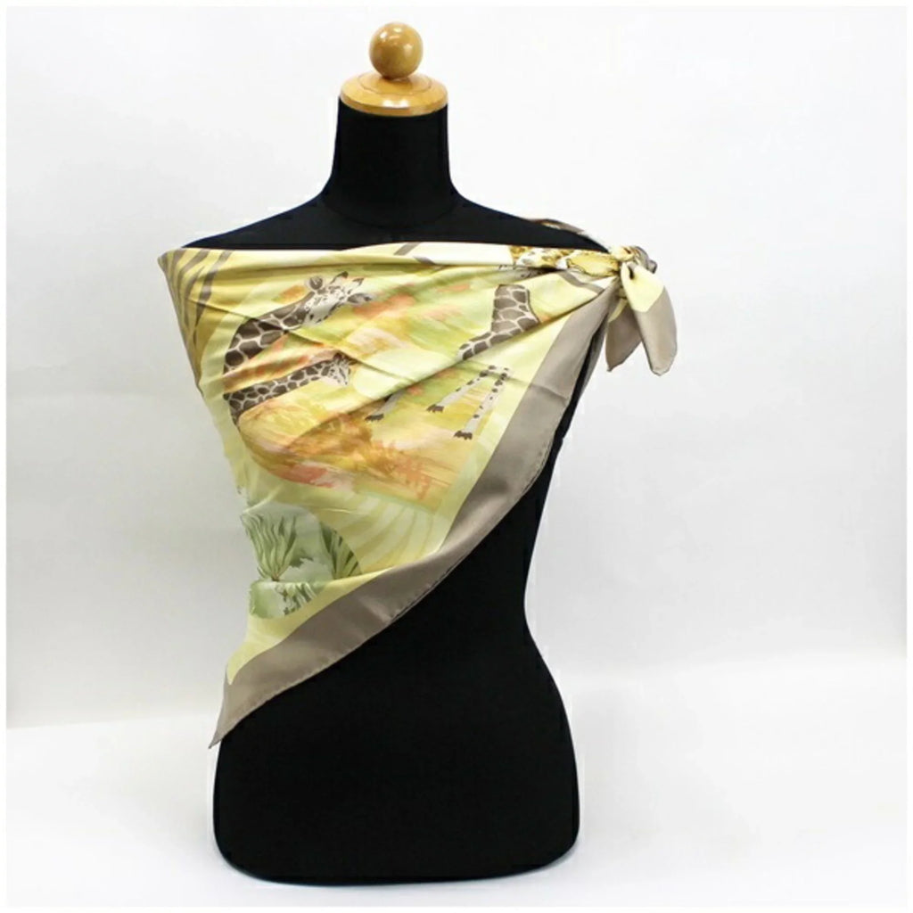 Ferragamo SALVATORE Beige Animal Pattern Muffler (Good) Leopard Scarf Silk Greige Women's x FERRAGAMO Pre-Owned