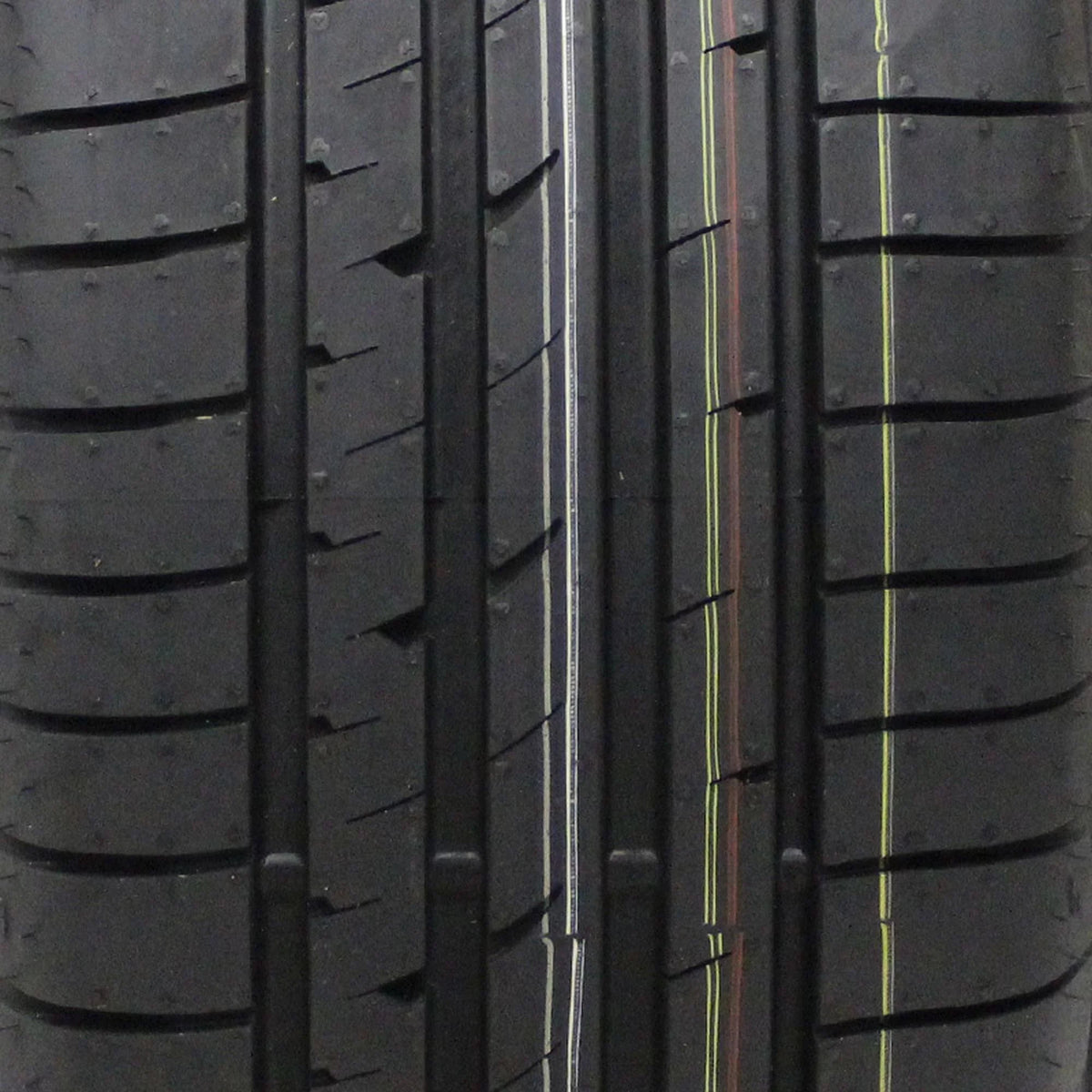 Eagle 225/40R19 XL 93Y Performance Tire Asymmetric F1 Goodyear 2 ROF Passenger