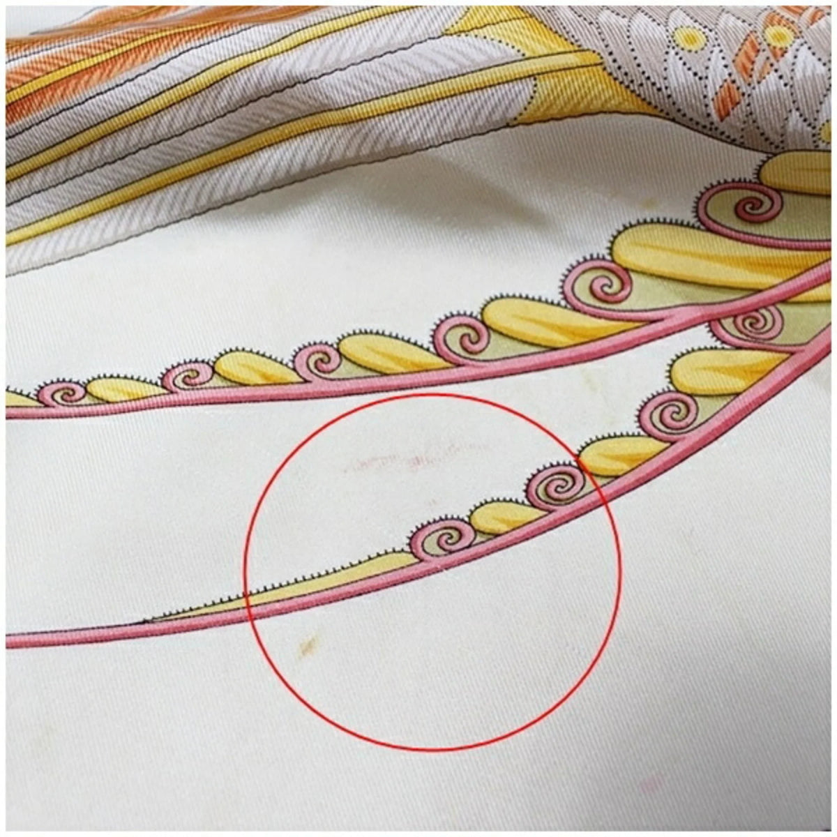 (Good) Scarf FERRAGAMO Salvatore Ferragamo Pattern Muffler Beige Women's Pre-Owned Fish Silk SALVATORE