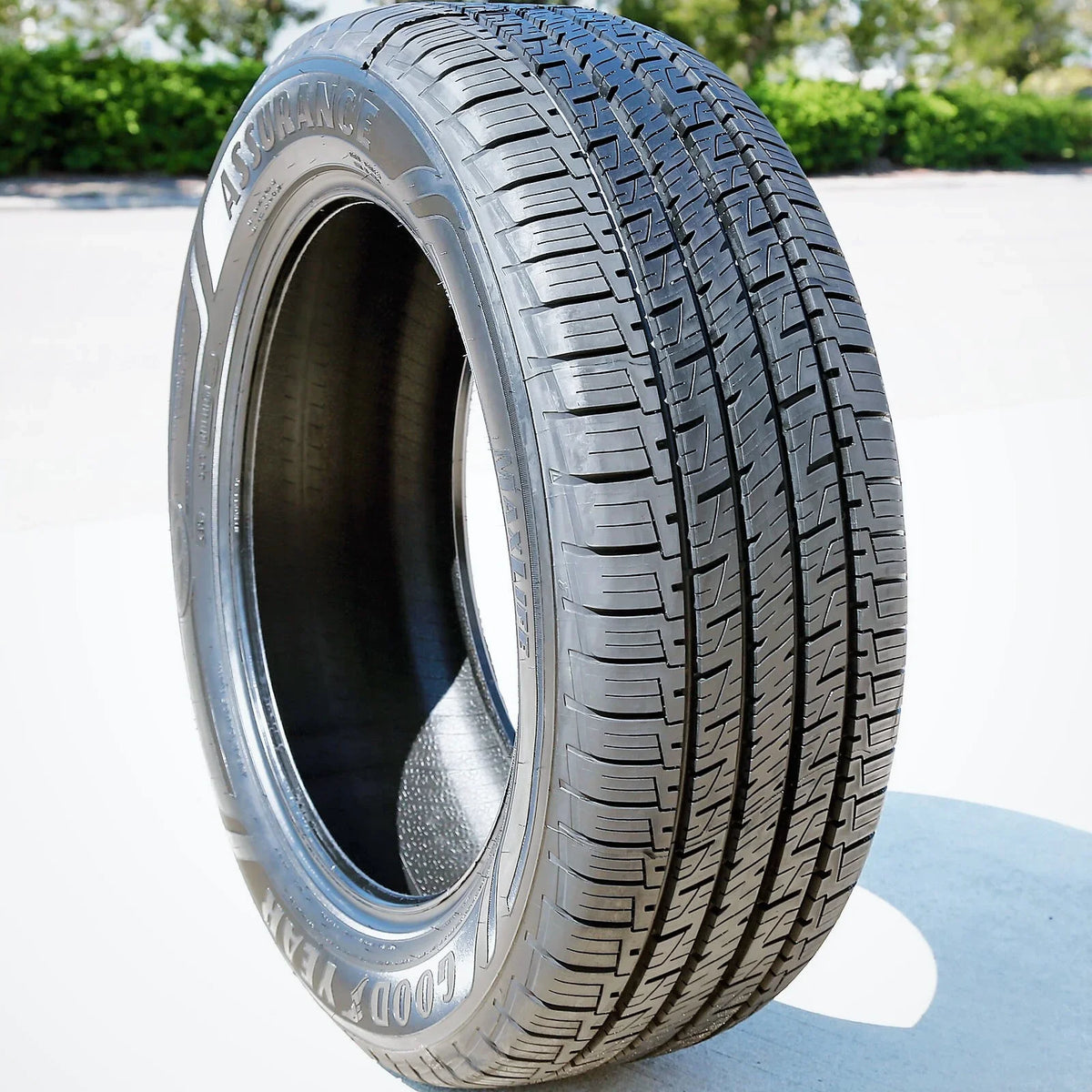 Tire 2016-18 Ford Titanium, EX-T MaxLife XL Assurance 2012-18 All Season A/S Civic 95V 215/50R17 Honda Fits: Goodyear Focus