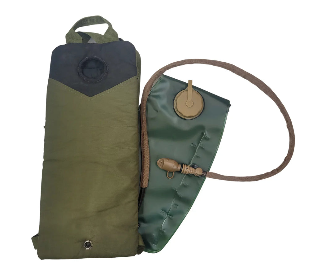 with Outdoor Liter Military issued System Carrier 3 import OD Previously never Issued Hydration bladder Clothing