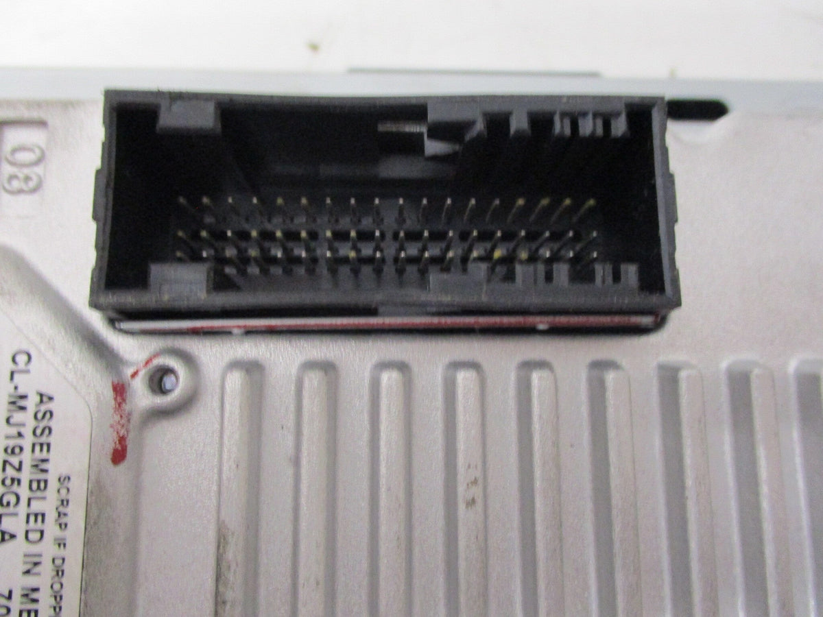 8.0 19 OEM Front (Good) Fusion Screen Dash Ranger Information Mount Display 20 Pre-Owned