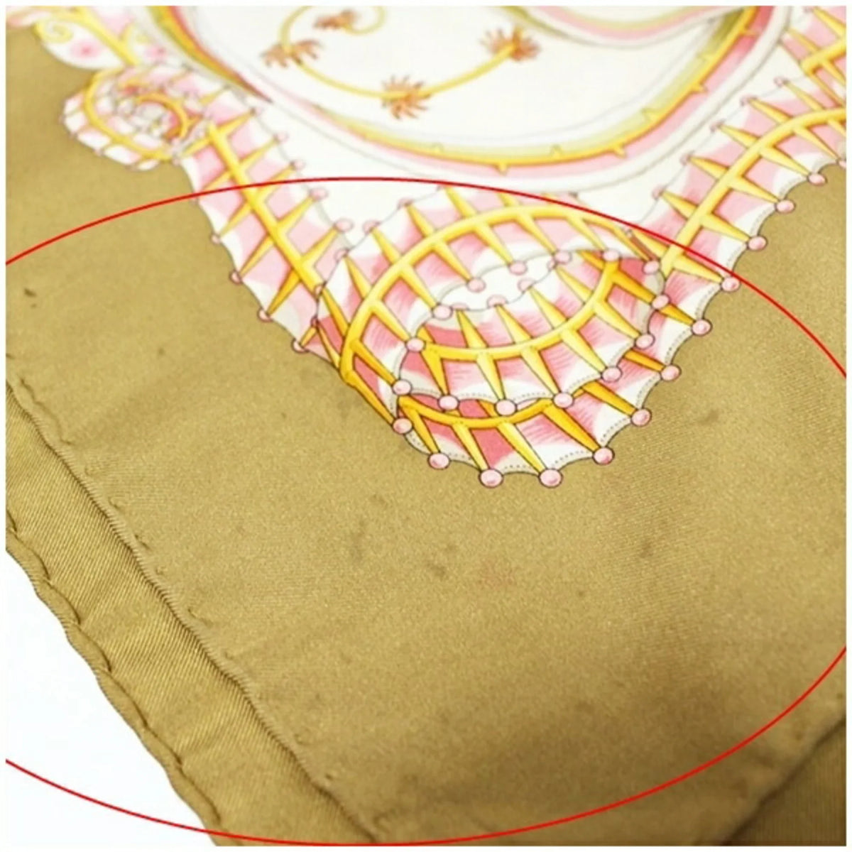 (Good) Scarf FERRAGAMO Salvatore Ferragamo Pattern Muffler Beige Women's Pre-Owned Fish Silk SALVATORE