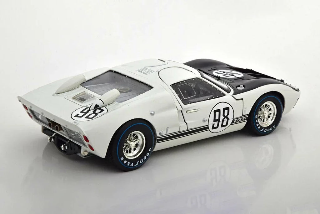 '- Car Toy Shelby Ford White Diecast - GT-40 Model II 1/18 SC415W #98, scale 1966 Collectibles Shelby MK
