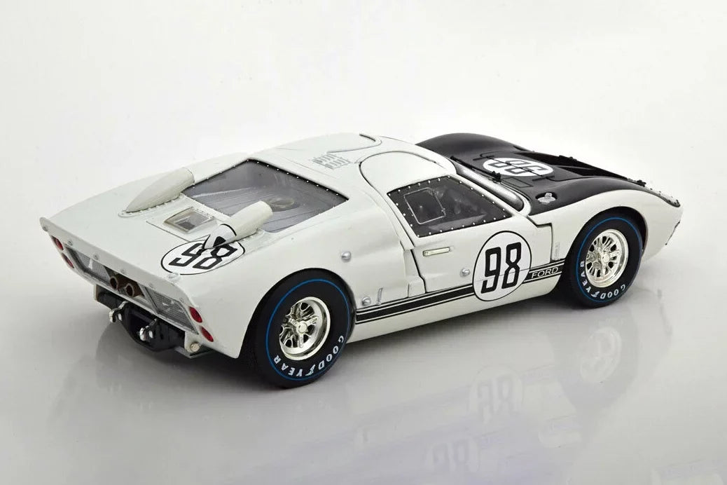 '- Car Toy Shelby Ford White Diecast - GT-40 Model II 1/18 SC415W #98, scale 1966 Collectibles Shelby MK