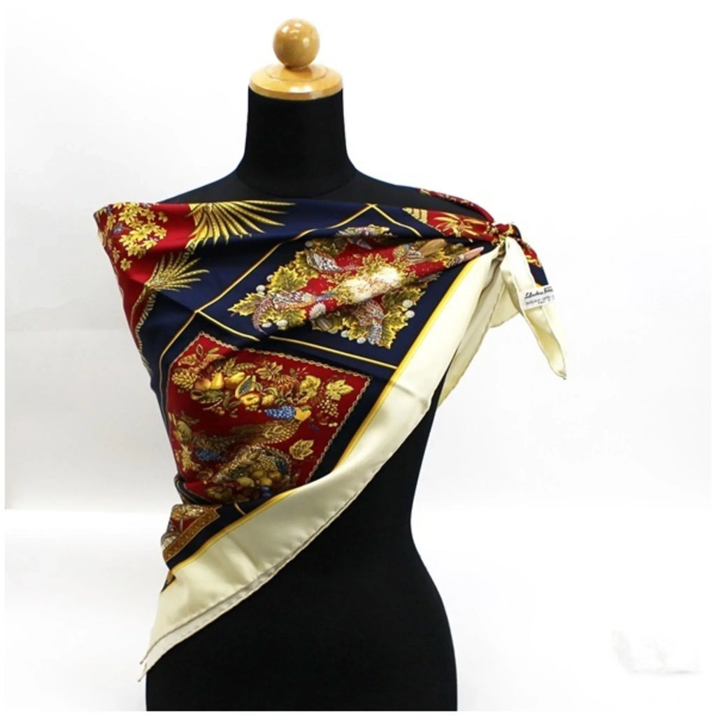 FERRAGAMO leopard print plant SALVATORE × Pre-Owned silk Ferragamo ivory pattern ladies navy muffler (Good) animal and scarf Salvatore